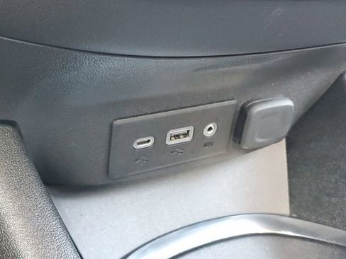 Used 2025 Chevrolet Malibu LT image 35