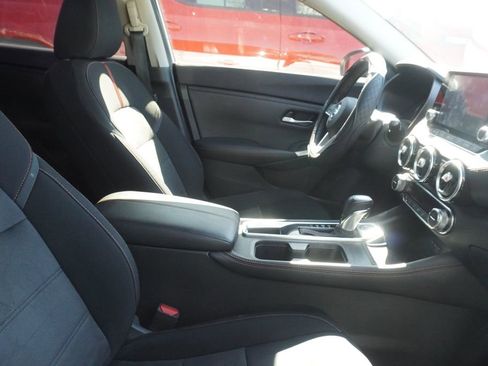 Used 2022 Nissan Sentra SR w/ Trunk Package FWD image 9