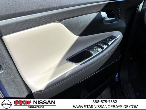 Used 2023 Hyundai Santa Fe Limited AWD/4WD image 13