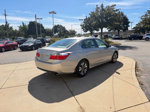 Used 2013 Honda Accord LX image 5