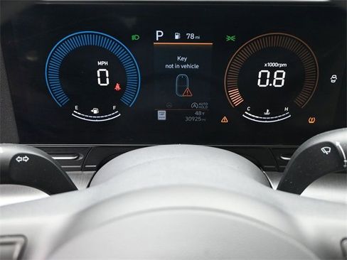 Used 2024 Hyundai Kona SE image 15