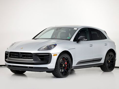 New 2026 Porsche Macan GTS image 1