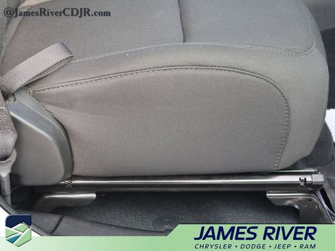 Used 2023 Jeep Wrangler Unlimited w/ Cold Weather Group AWD/4WD image 10