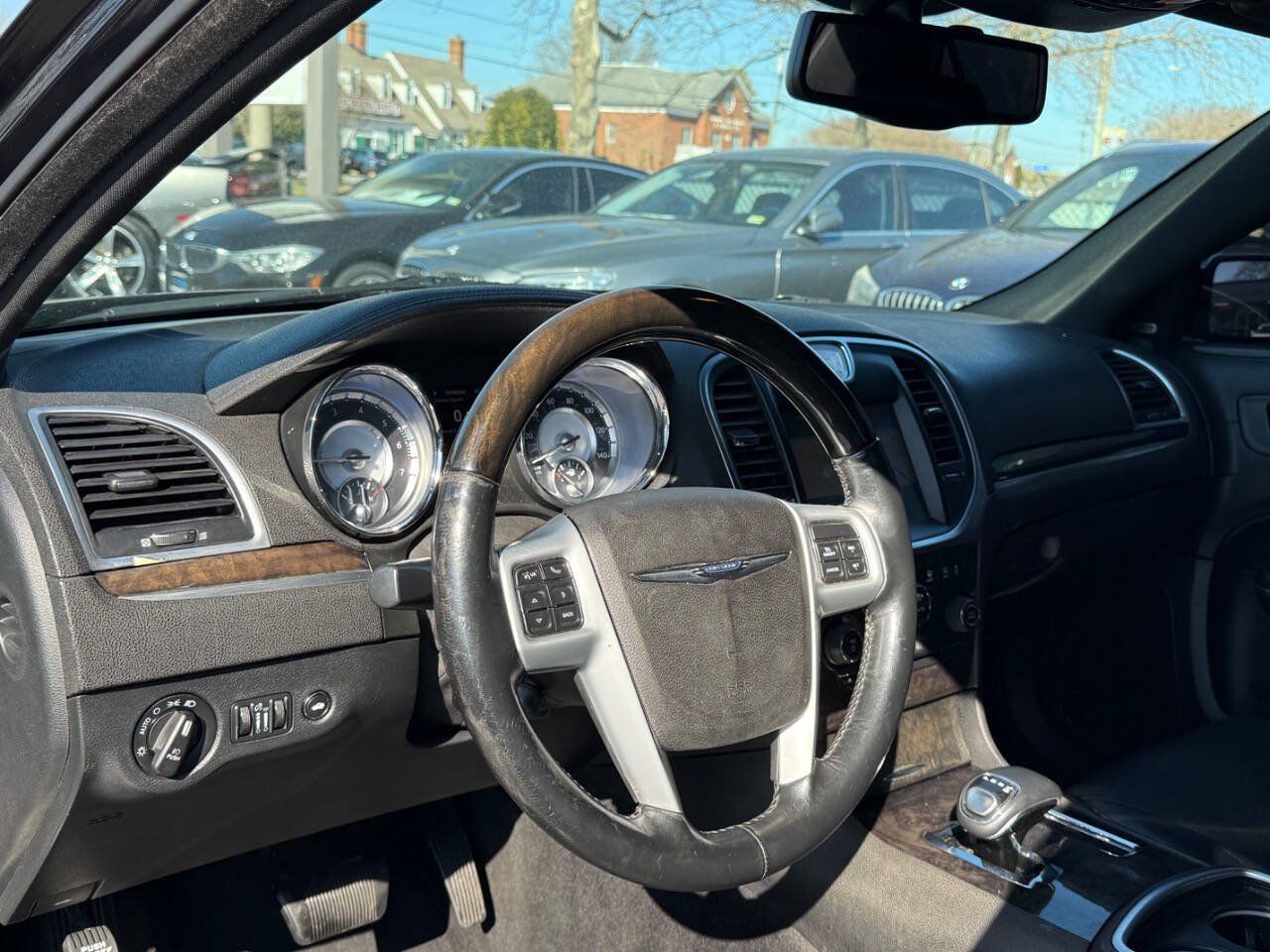 Used 2014 Chrysler 300 C RWD image 23