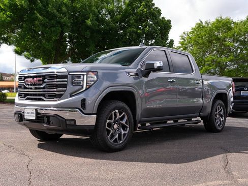 Used 2023 GMC Sierra 1500 SLT w/ SLT Premium Plus Package AWD/4WD image 5