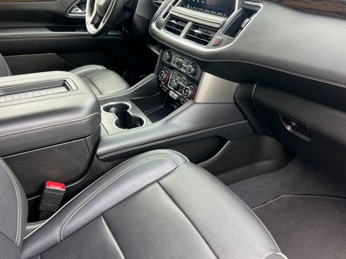 Used 2023 Chevrolet Suburban Premier AWD/4WD image 17