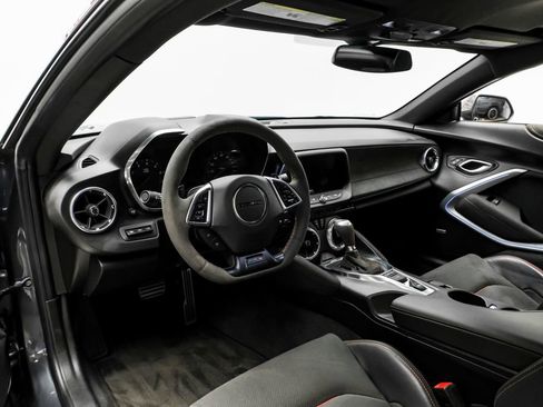 Used 2018 Chevrolet Camaro ZL1 RWD image 7