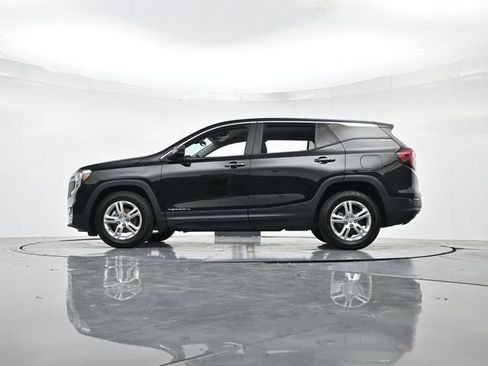 Used 2022 GMC Terrain SLE image 34
