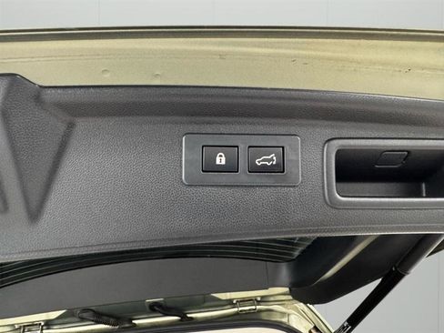 Used 2021 Subaru Forester Premium AWD/4WD image 8