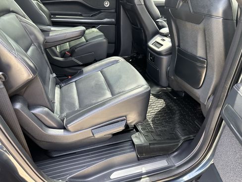 Used 2025 Lincoln Navigator L Reserve w/ Jet Appearance Package AWD/4WD image 13