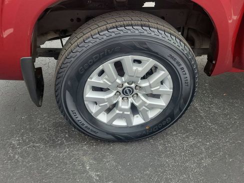 Used 2022 Nissan Frontier SV image 7