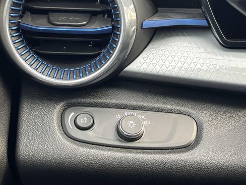 Used 2024 Chevrolet Trax LT w/ Driver Confidence Package image 23