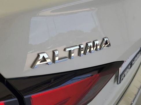 Used 2021 Nissan Altima 2.5 SR FWD image 8