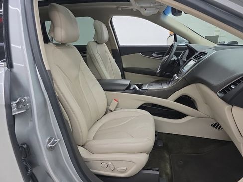 Used 2017 Lincoln MKX Reserve w/ Lincoln MKX Climate Package AWD/4WD image 10
