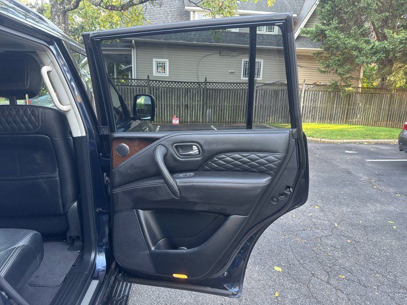 Used 2018 INFINITI QX80 4WD w/ Deluxe Technology Package image 16