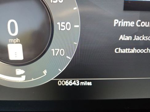 Used 2026 Land Rover Range Rover Velar Dynamic SE AWD/4WD image 15