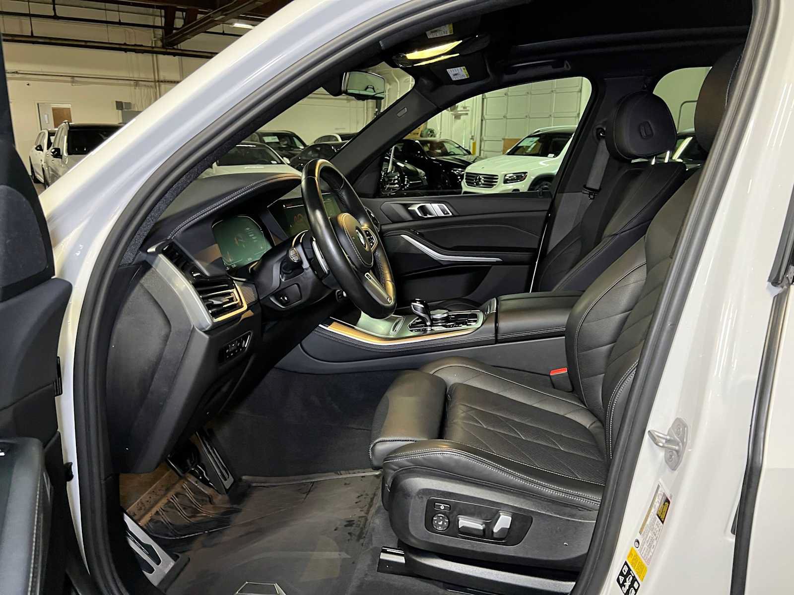 Used 2023 BMW X5 xDrive40i w/ M Sport Package AWD/4WD image 25