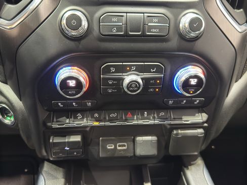 Certified 2021 GMC Sierra 1500 AT4 w/ AT4 Preferred Package image 34