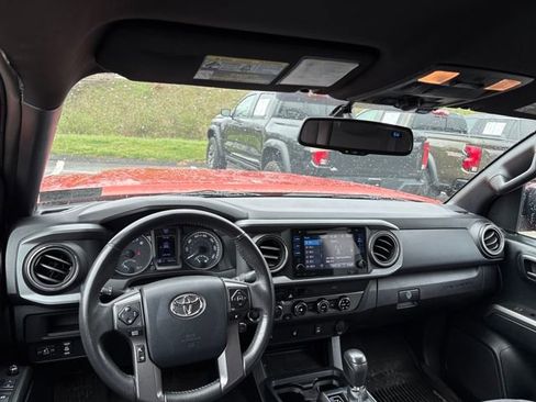 Used 2016 Toyota Tacoma TRD Off-Road w/ Towing Package AWD/4WD image 13