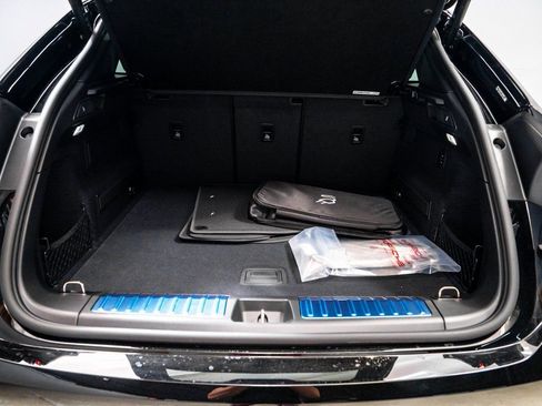 New 2026 Porsche Macan 4 Electric image 32