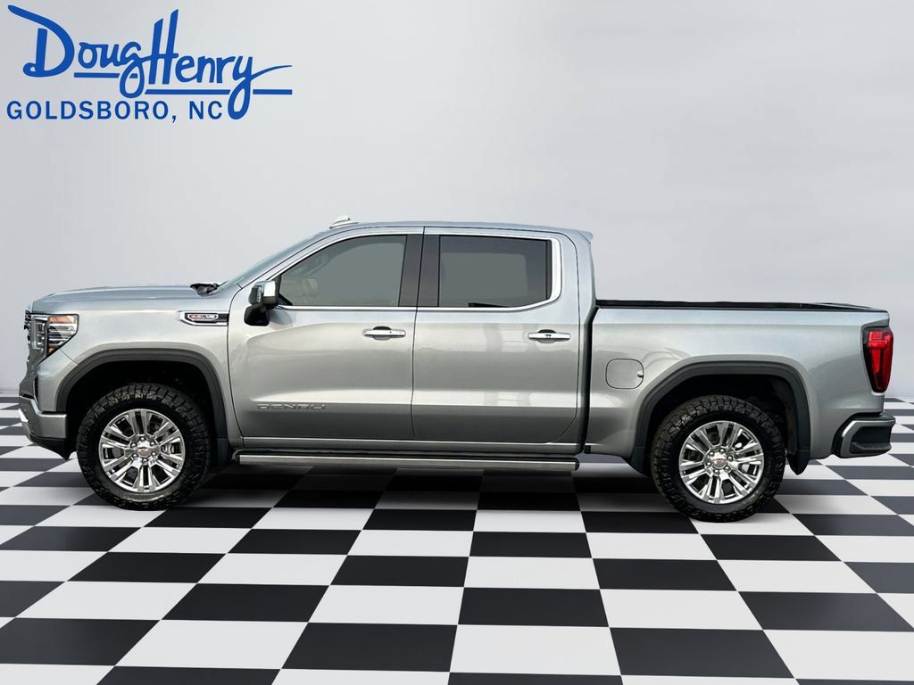 Used 2025 GMC Sierra 1500 Denali w/ Technology Package AWD/4WD image 2