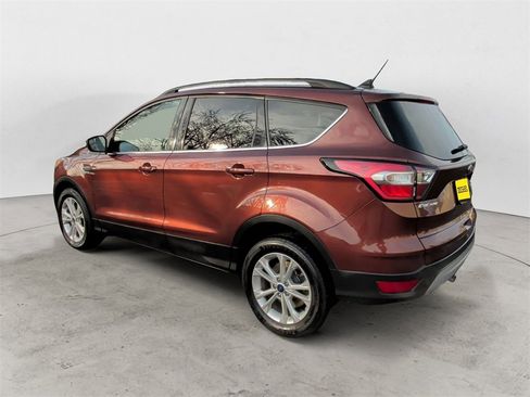 Used 2018 Ford Escape SE w/ SE Sync 3 Package image 3