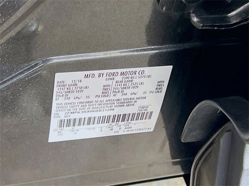 Used 2019 Ford Edge Titanium image 26