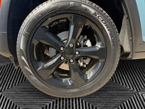 New 2026 Jeep Grand Cherokee Limited w/ Limited Altitude Package image 14