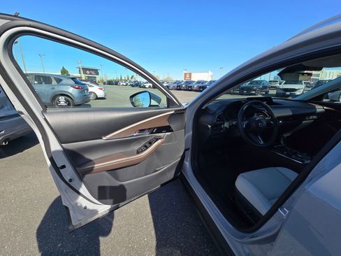 Used 2025 MAZDA CX-30 AWD 2.5 S w/ Premium Package image 16