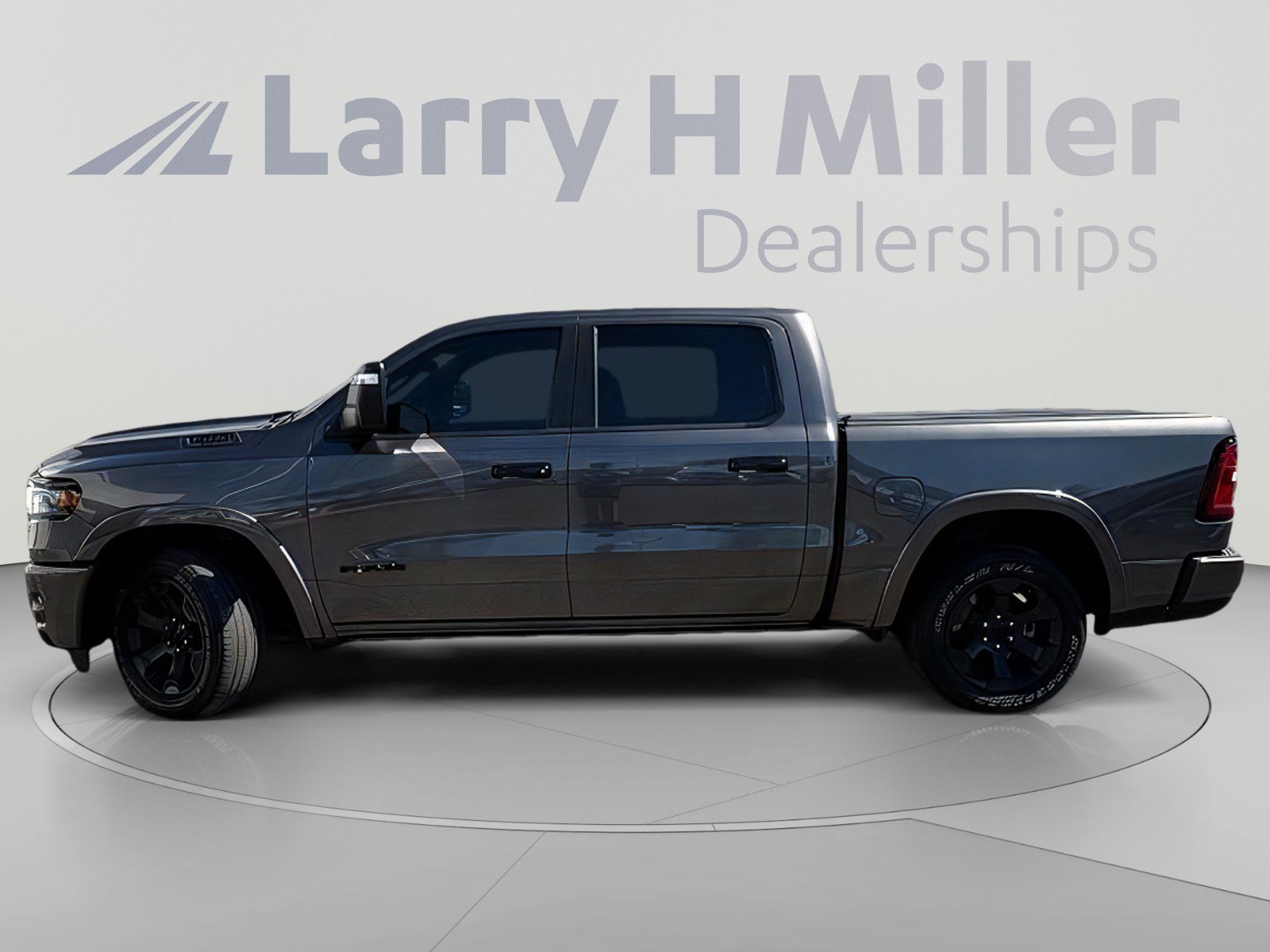 Used 2025 RAM 1500 Big Horn AWD/4WD image 3