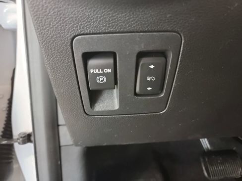 Used 2020 Ford F150 Lariat w/ Equipment Group 502A Luxury AWD/4WD image 18