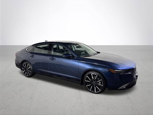 Used 2024 Honda Accord Touring image 5