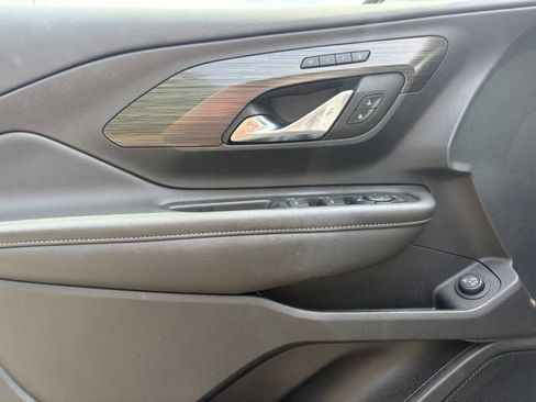 Certified 2023 GMC Terrain SLT w/ Elevation Edition AWD/4WD image 30