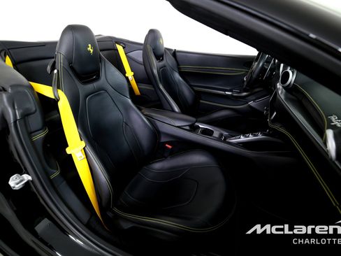 Used 2019 Ferrari Portofino RWD image 22