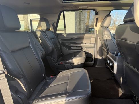 Used 2022 Ford Expedition XLT image 31