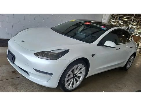 Used 2023 Tesla Model 3 Standard Range RWD image 1