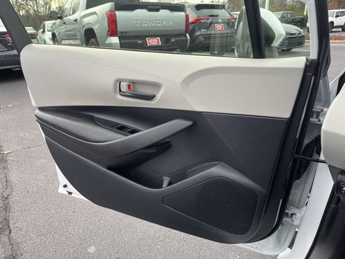 Used 2022 Toyota Corolla LE image 24