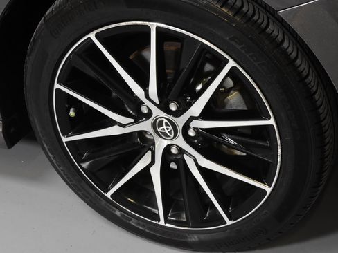 Used 2023 Toyota Camry SE FWD image 6