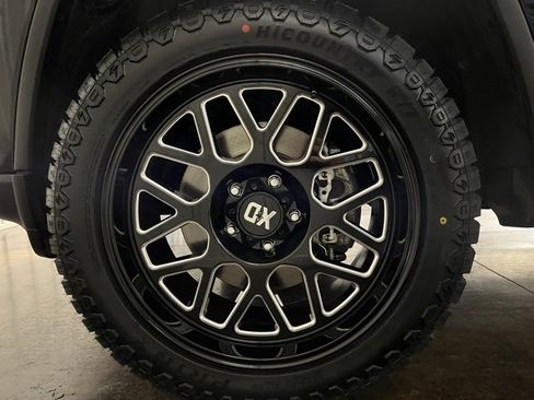 Used 2022 Jeep Grand Cherokee Limited image 10