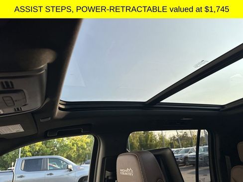 Used 2021 Chevrolet Suburban High Country image 4