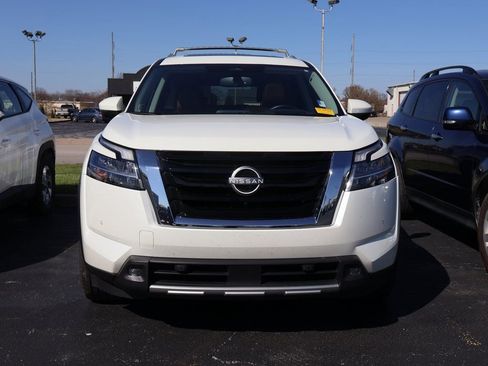 Used 2022 Nissan Pathfinder Platinum w/ Lighting Package (N93) image 7