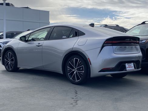 Certified 2024 Toyota Prius XLE image 5