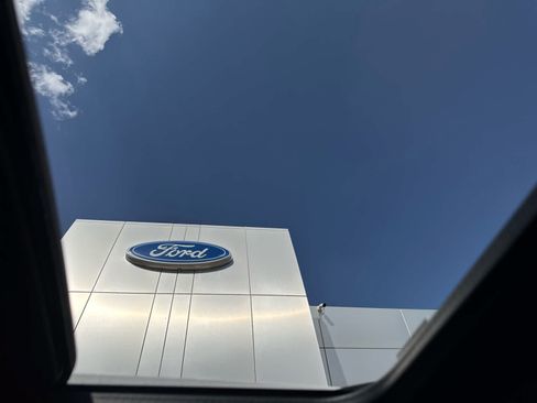 Used 2017 Ford Expedition Platinum AWD/4WD image 23