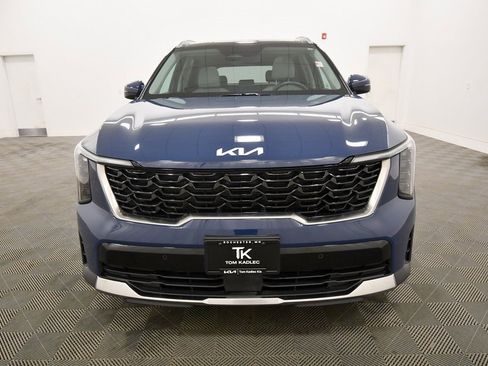 Certified 2025 Kia Sorento S w/ Panoramic Sunroof Package image 11