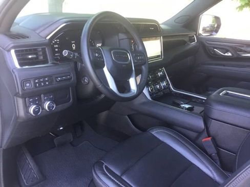 Used 2024 GMC Yukon XL Denali AWD/4WD image 19