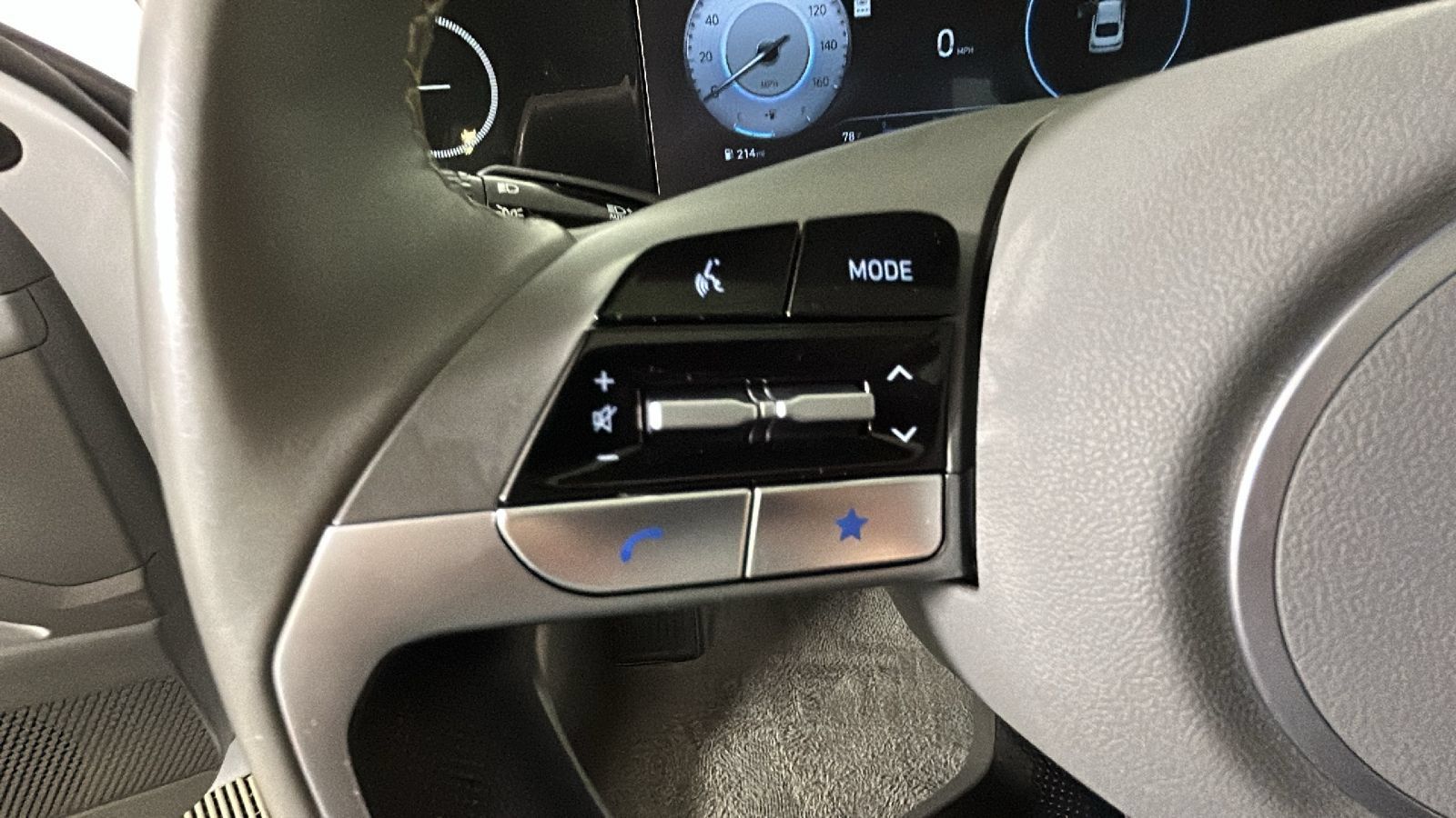Used 2025 Hyundai Elantra SEL FWD image 19