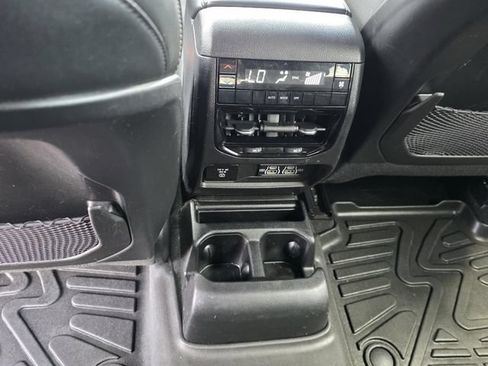 Used 2023 Jeep Grand Cherokee L Laredo AWD/4WD image 10