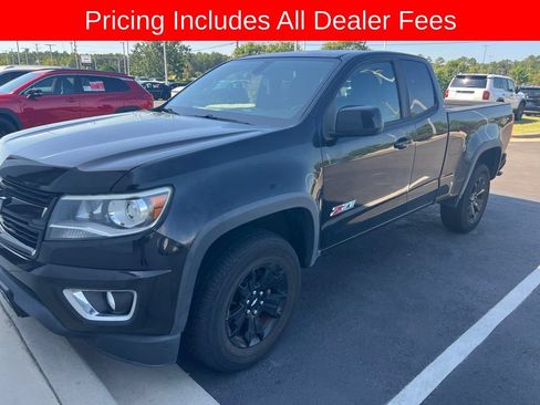 Used 2017 Chevrolet Colorado Z71 w/ Z71 Midnight Edition AWD/4WD image 2
