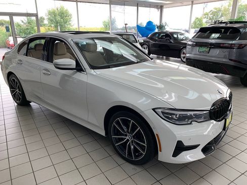 Used 2021 BMW 330i xDrive Sedan w/ Premium Package AWD/4WD image 4