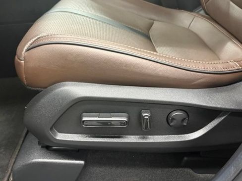 Used 2025 Honda Pilot Elite image 15